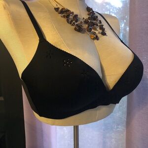 Black Seamless Lightly Padded Bra - Brand: Tahari
Size 36C